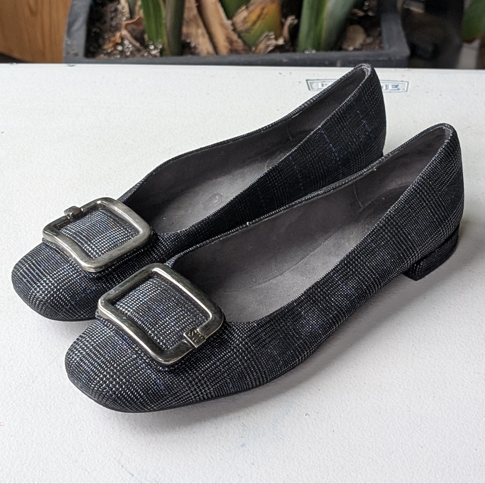 Stuart Weitzman Elegant Buckle Flats